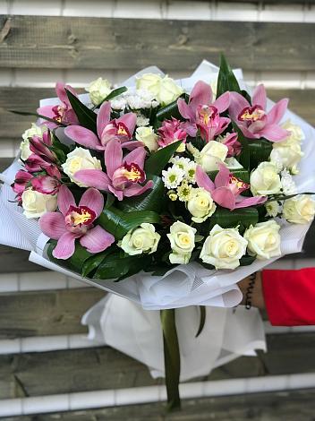 Букет цветов из: Розы и Хризантемы в Ильинское (Домодедово) 