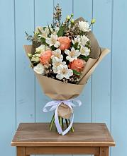 Букет цветов из:  Альстромерии, Лизиантусы, Розы и Хризантемы в Ильинское (Домодедово) 