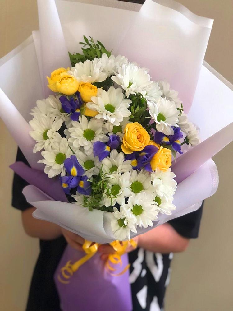 Букет цветов из: Ирисы, Хризантемы и Розы в Ильинское (Домодедово) 