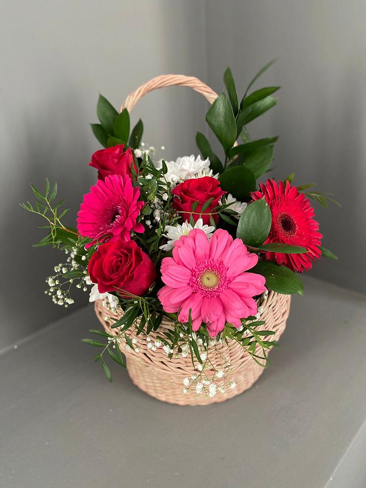 Цветочная композиция из Розы, Хризантемы и Герберы в корзине в Ильинское (Домодедово) 