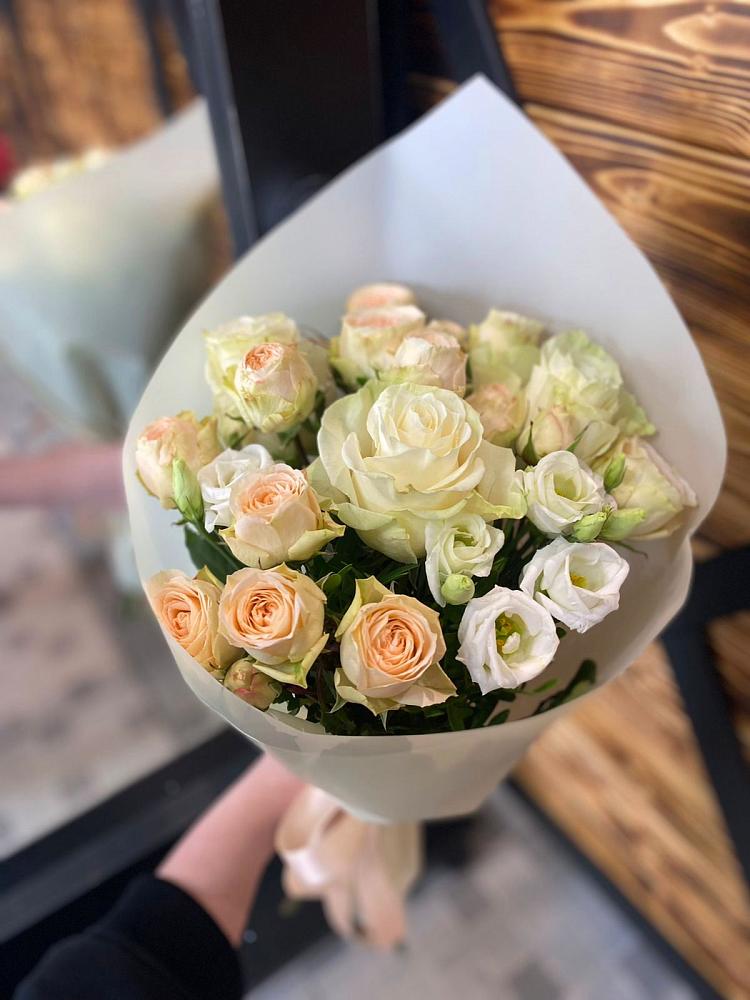 Букет цветов из: Розы и Лизиантусы в Ильинское (Домодедово) 